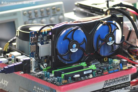 双10厘米风扇：影驰非公版GTX 285 2GB成绩曝光
