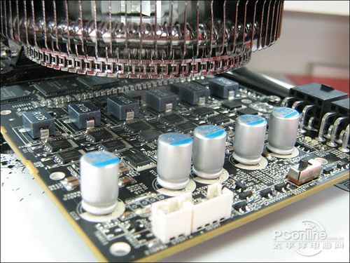 七彩虹 iGame4890-GD5 冰封骑士5F 