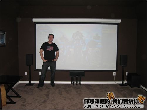 国外强人玩魔兽：专用游戏房+豪华配置 