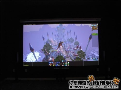 国外强人玩魔兽：专用游戏房+豪华配置 