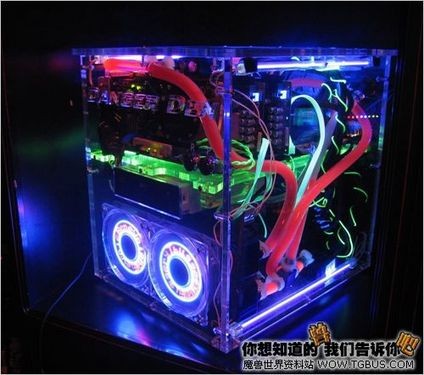国外强人玩魔兽：专用游戏房+豪华配置 