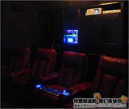 国外强人玩魔兽：专用游戏房+豪华配置 