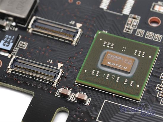 GeForce GTX 295完全拆解 内部细节赏